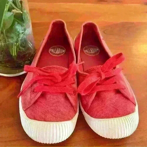 Palladium Women's Red Canvas Shoes - Picture 1 of 9